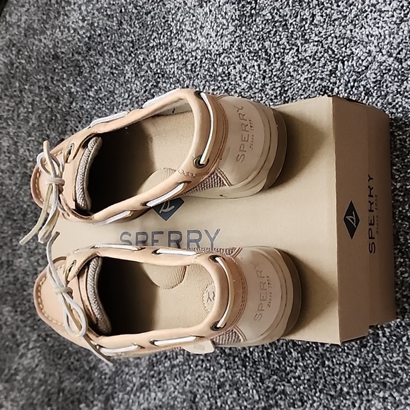 Sperry,s - Picture 3 of 8